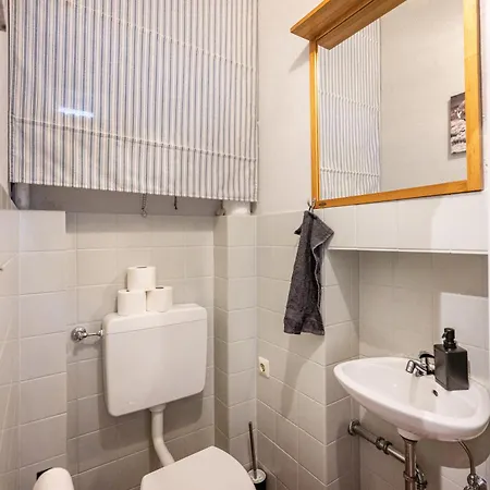 Suedstadt-oase 2 Komfort Mit 2 Sz Und Balkon Апартаменты *