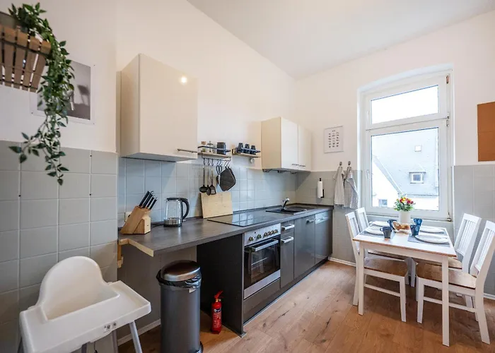 Suedstadt-oase 2 Komfort Mit 2 Sz Und Balkon Апартаменты *